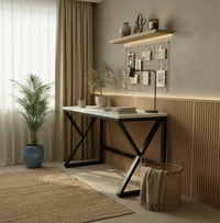 مكتب عمل مودرن بتصميم هندسي أبيض في أسود